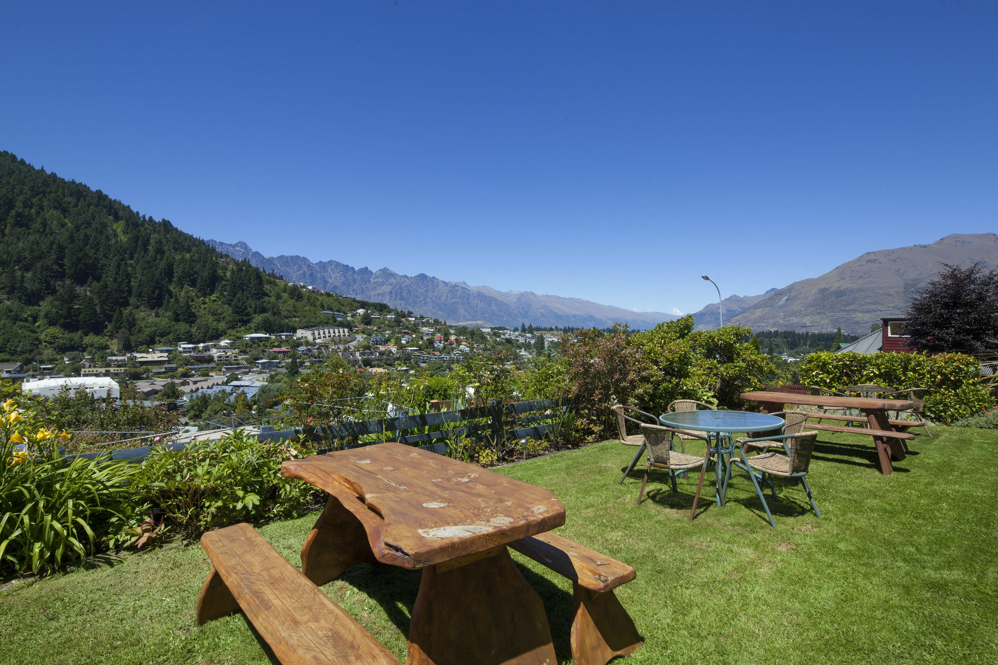 Coronet View Aparthotel 3*